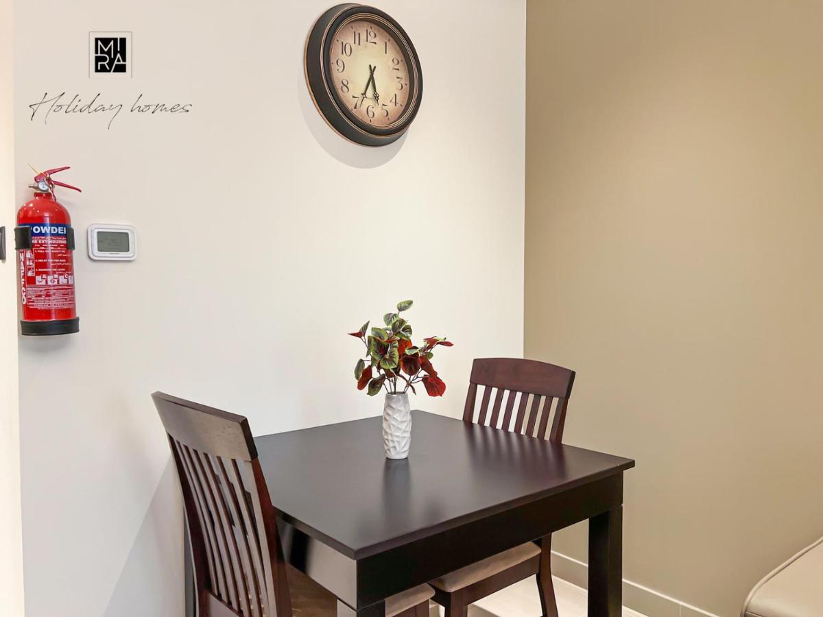 Mira Holiday Homes - Newly Furnished Studio In Downtown 두바이 외부 사진